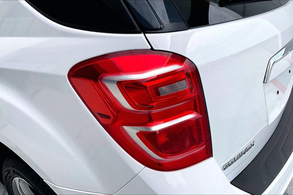 Used 2017 Chevrolet Equinox Premier w/ Enhanced Convenience Package FWD image 23