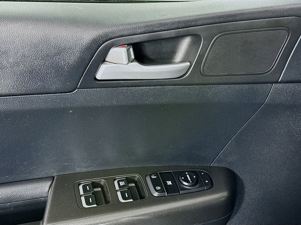 Used 2022 Kia Sportage LX image 22