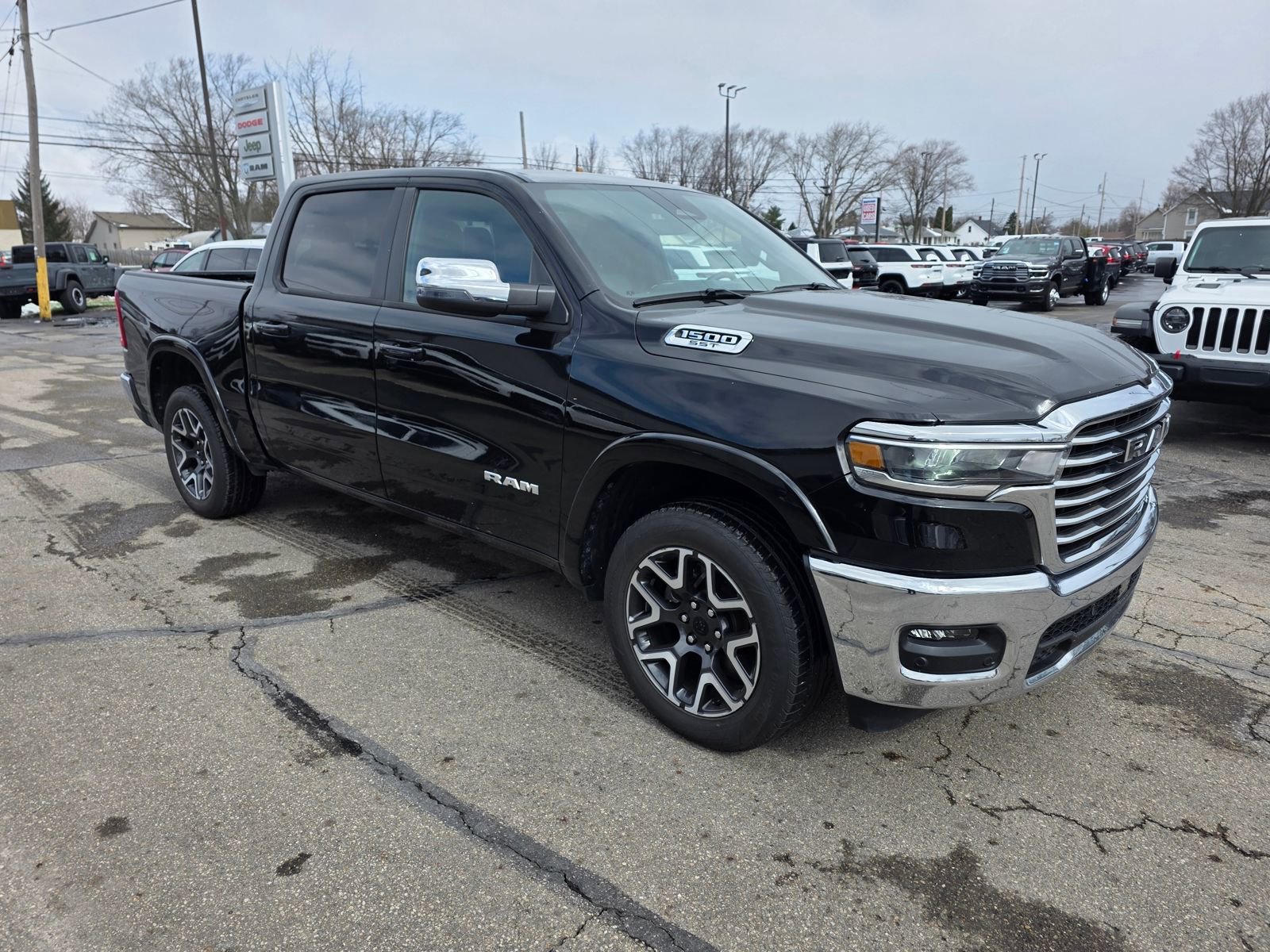 Used 2025 RAM 1500 Laramie image 3