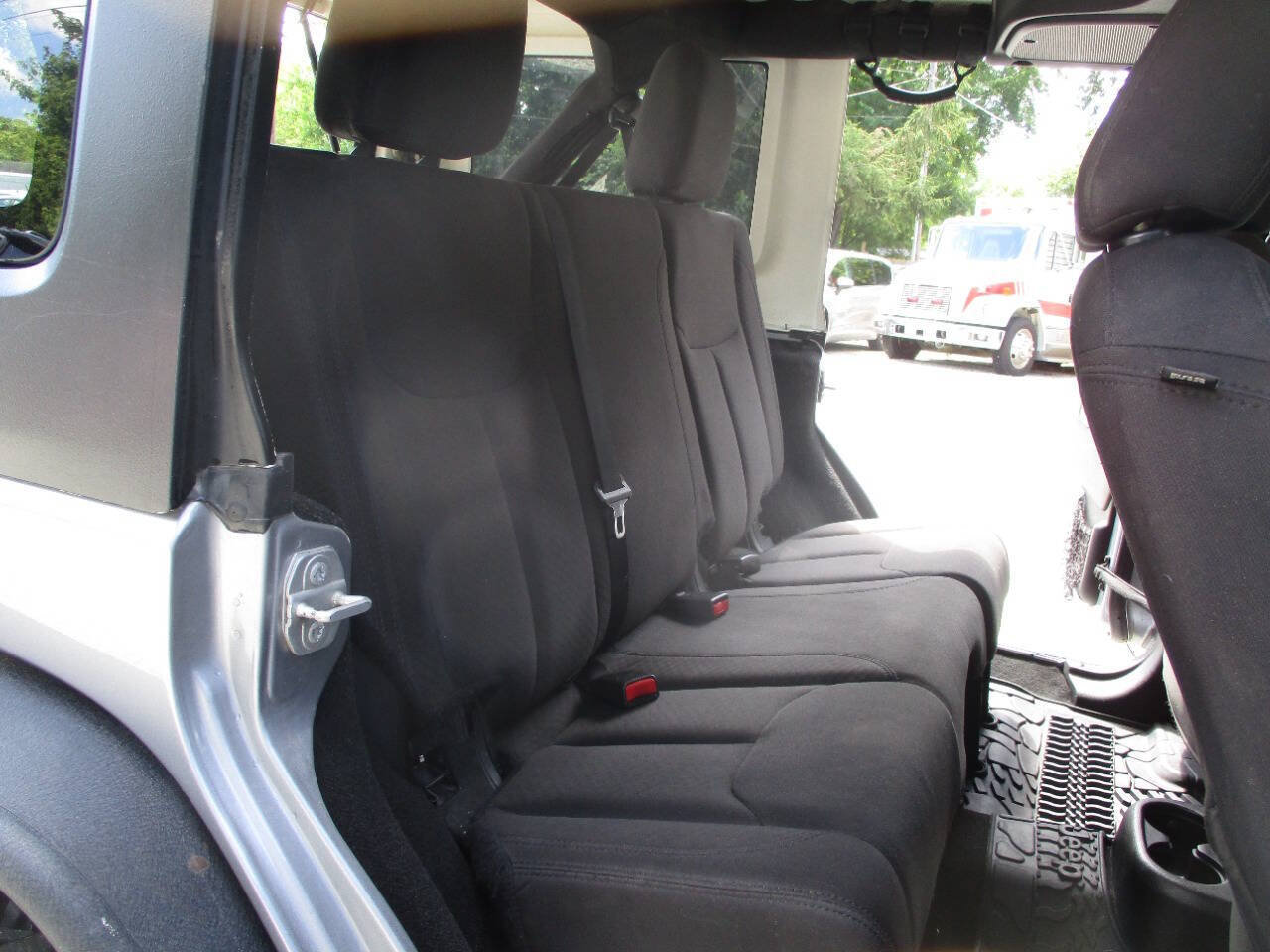 Used 2018 Jeep Wrangler Unlimited Sport S AWD/4WD image 26