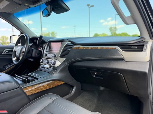 Used 2016 GMC Yukon Denali w/ Open Road Package AWD/4WD image 19