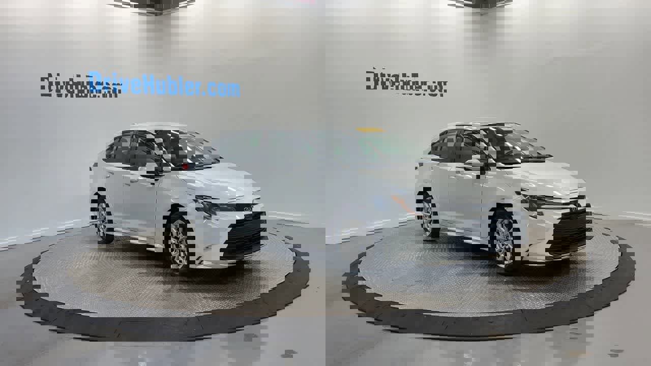 Used 2024 Toyota Corolla LE w/ LE Convenience Package image 4