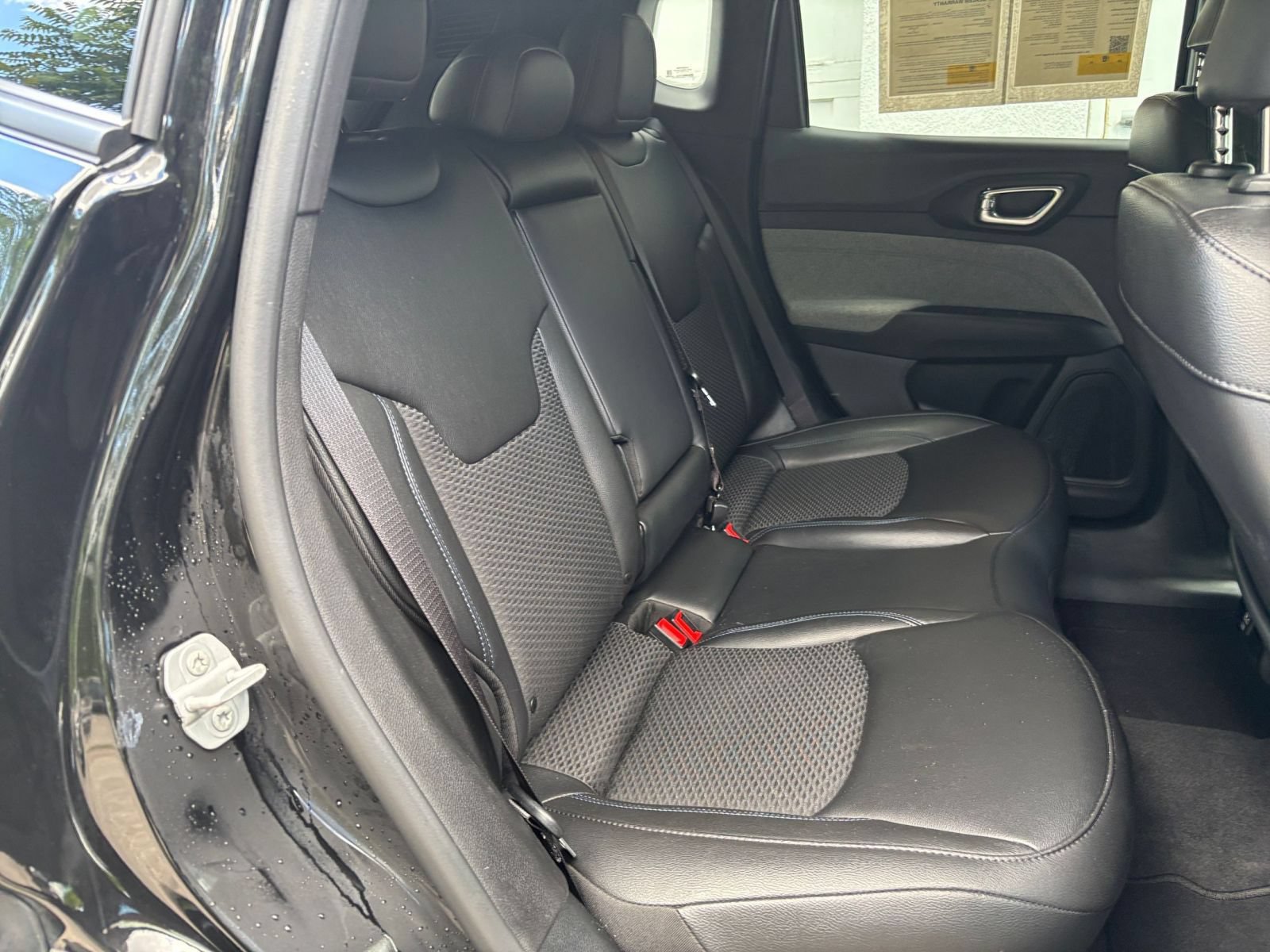 Used 2025 Jeep Compass Latitude AWD/4WD image 40
