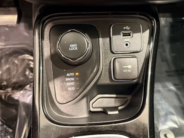 Used 2018 Jeep Compass Limited w/ Navigation Group AWD/4WD image 43