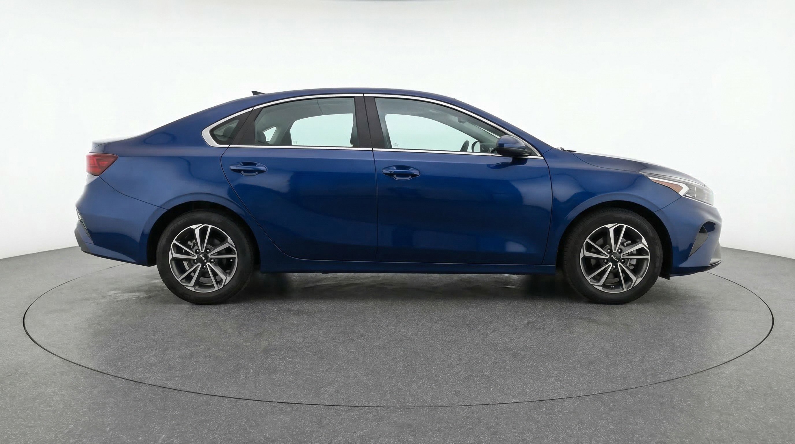 Used 2024 Kia Forte LXS FWD image 11