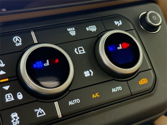 New 2026 Land Rover Defender 130 X-Dynamic SE image 23