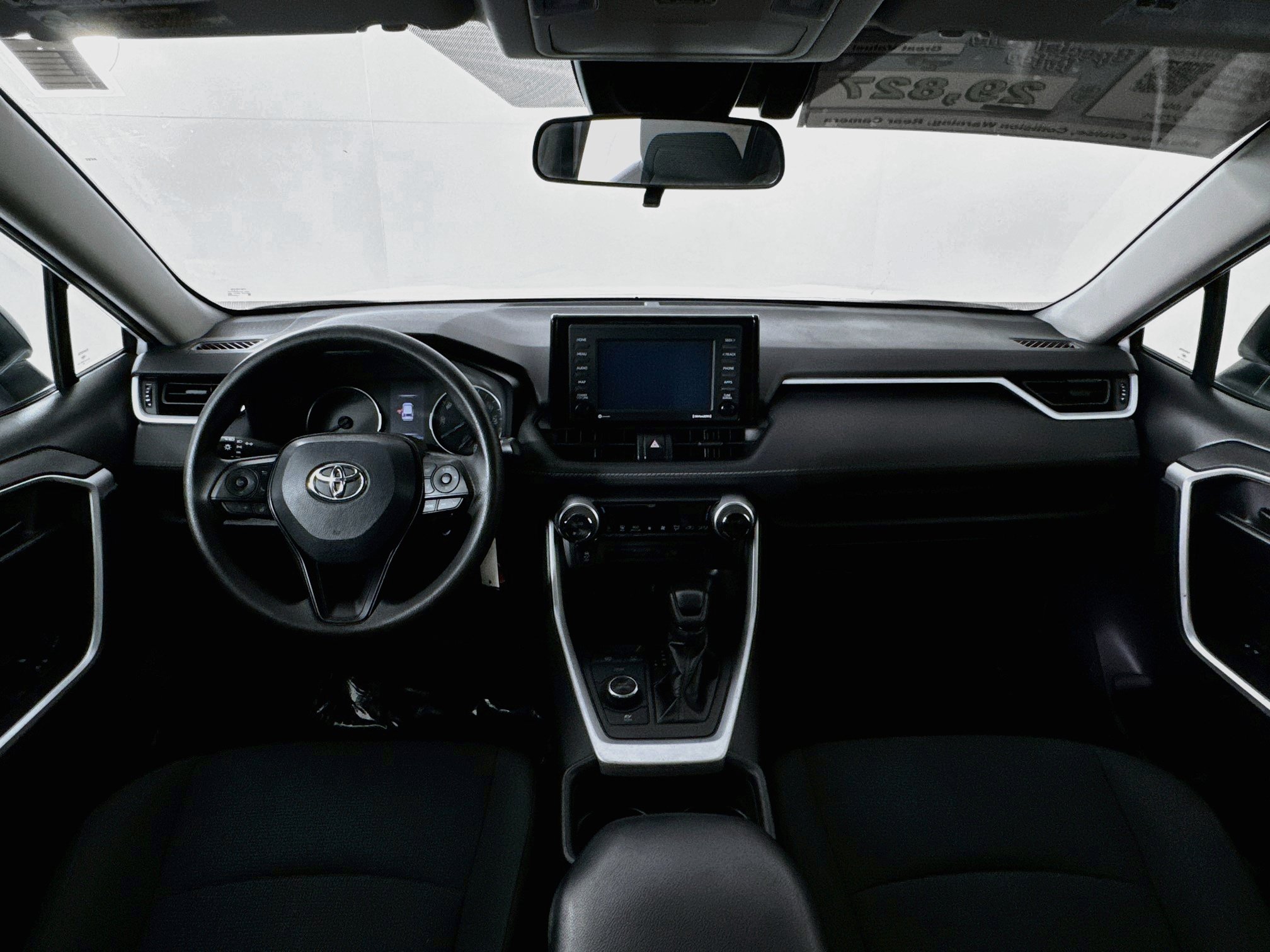 Used 2020 Toyota RAV4 LE AWD/4WD image 23