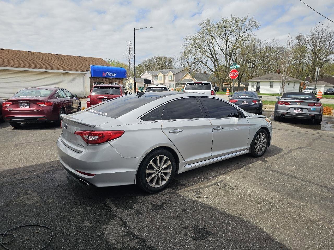 Used 2016 Hyundai Sonata Limited w/ Option Group 04 FWD image 12