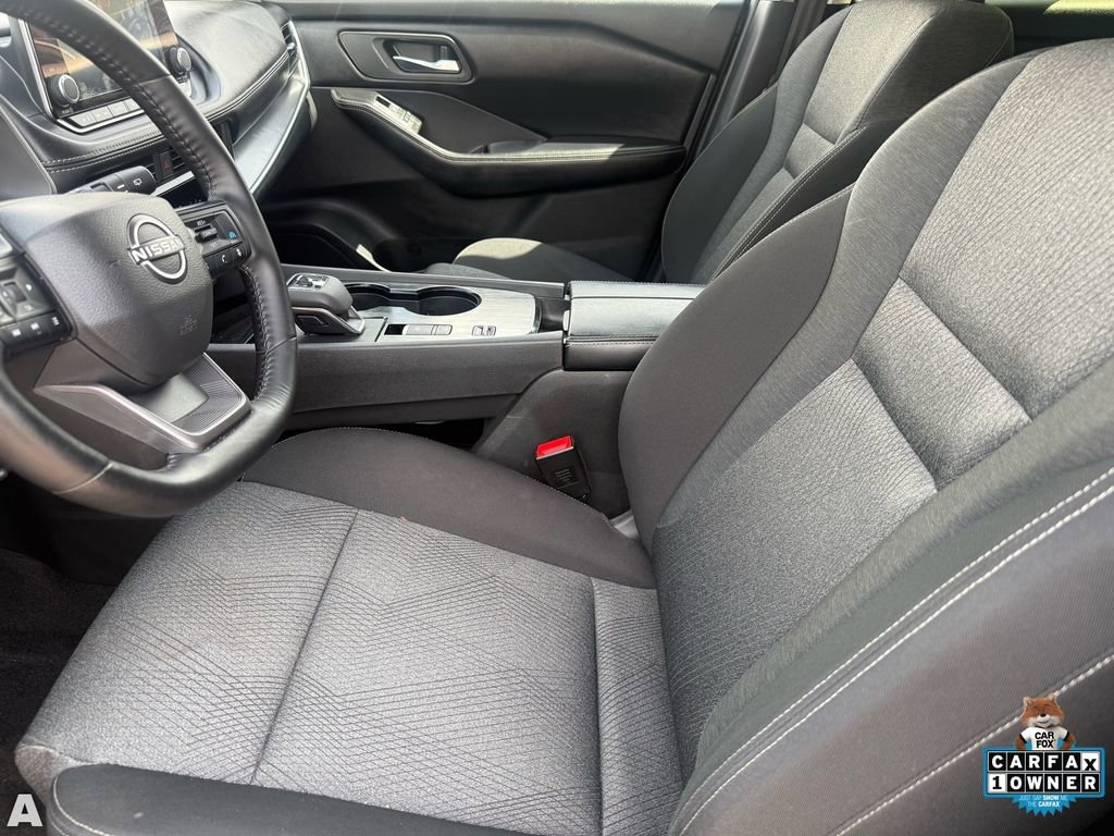 Used 2025 Nissan Rogue SV image 12