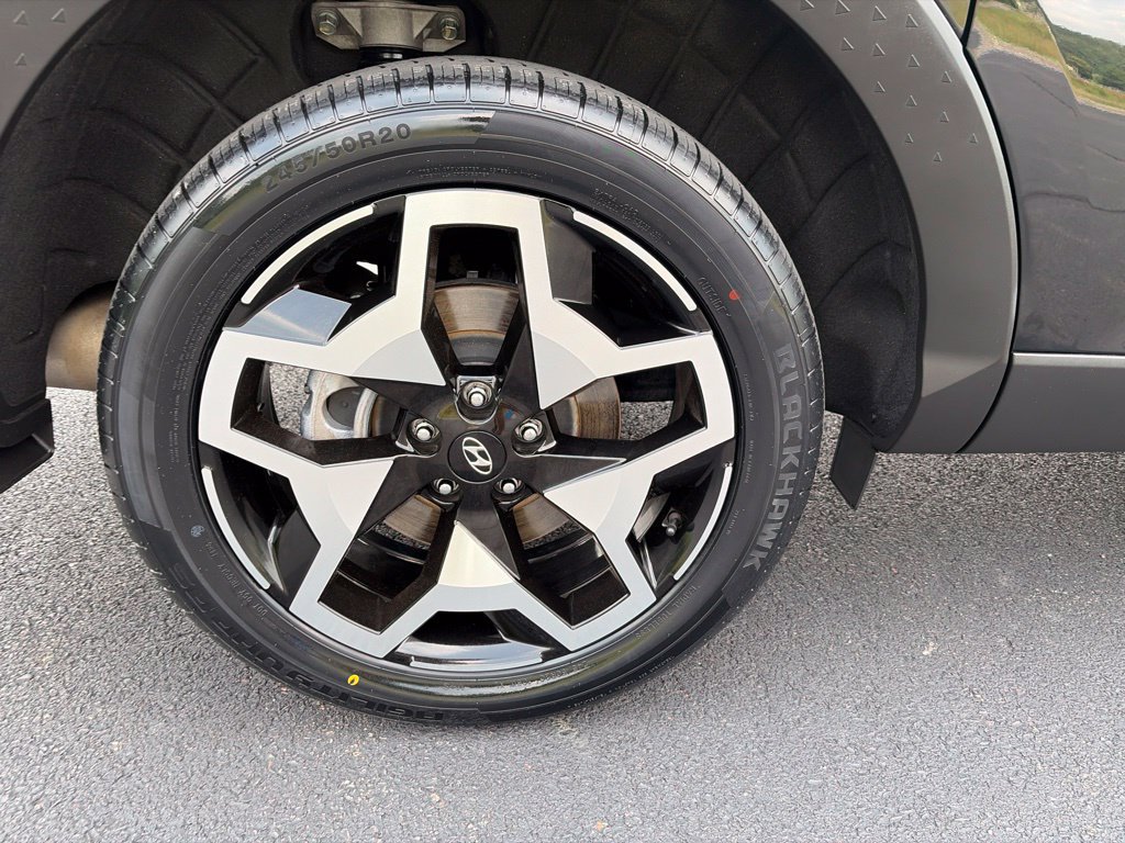 Used 2023 Hyundai Santa Cruz Limited AWD/4WD image 13