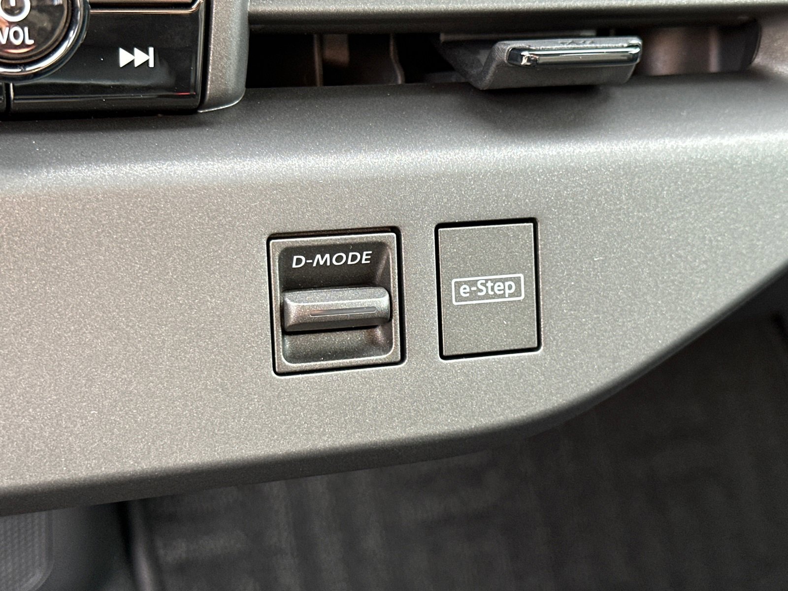 New 2026 Nissan Leaf SV+ w/ Floor Mat Package (SV+) image 33