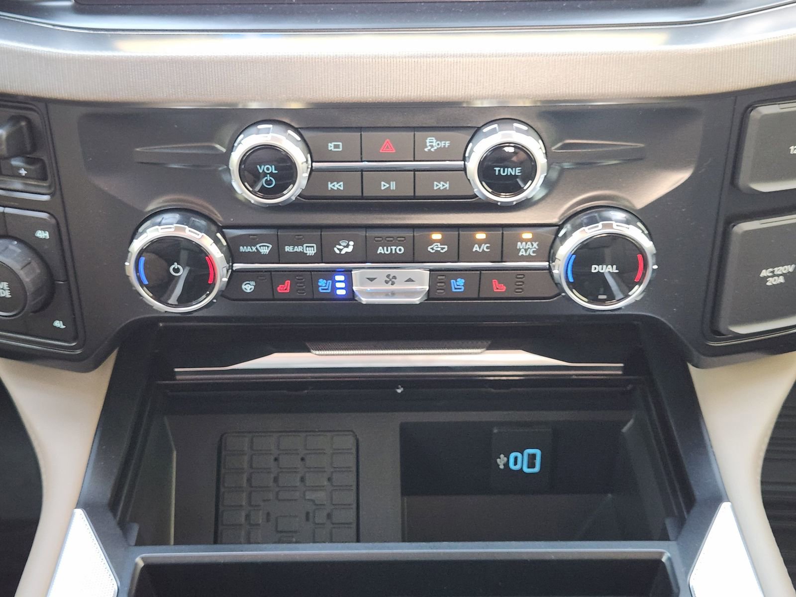 New 2026 Ford F350 Platinum w/ Platinum Plus Package image 12