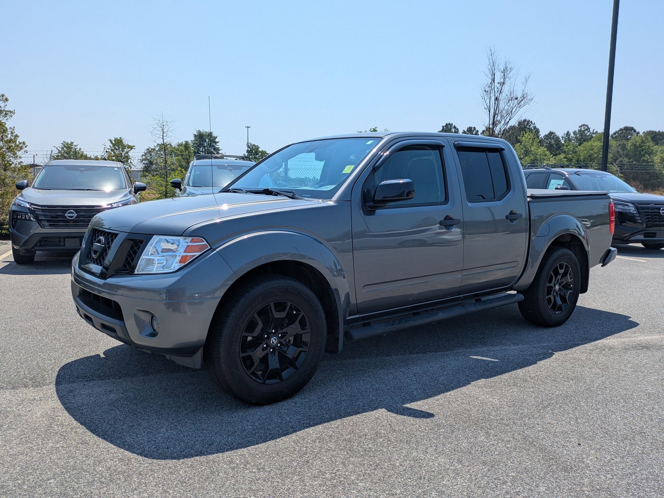 Certified 2020 Nissan Frontier SV w/ Midnight Edition Floor Mats RWD image 8