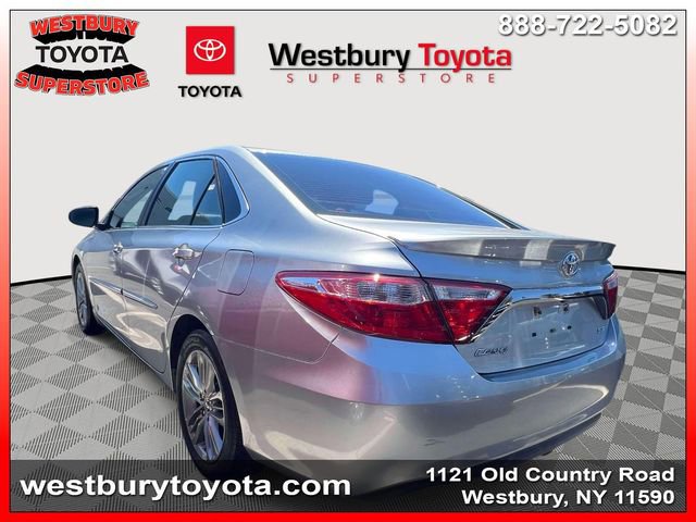 Used 2016 Toyota Camry SE w/ Moonroof Package FWD image 6