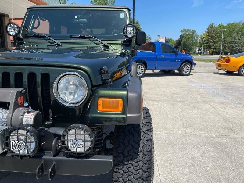 Used 2004 Jeep Wrangler X w/ Convenience Group AWD/4WD image 4