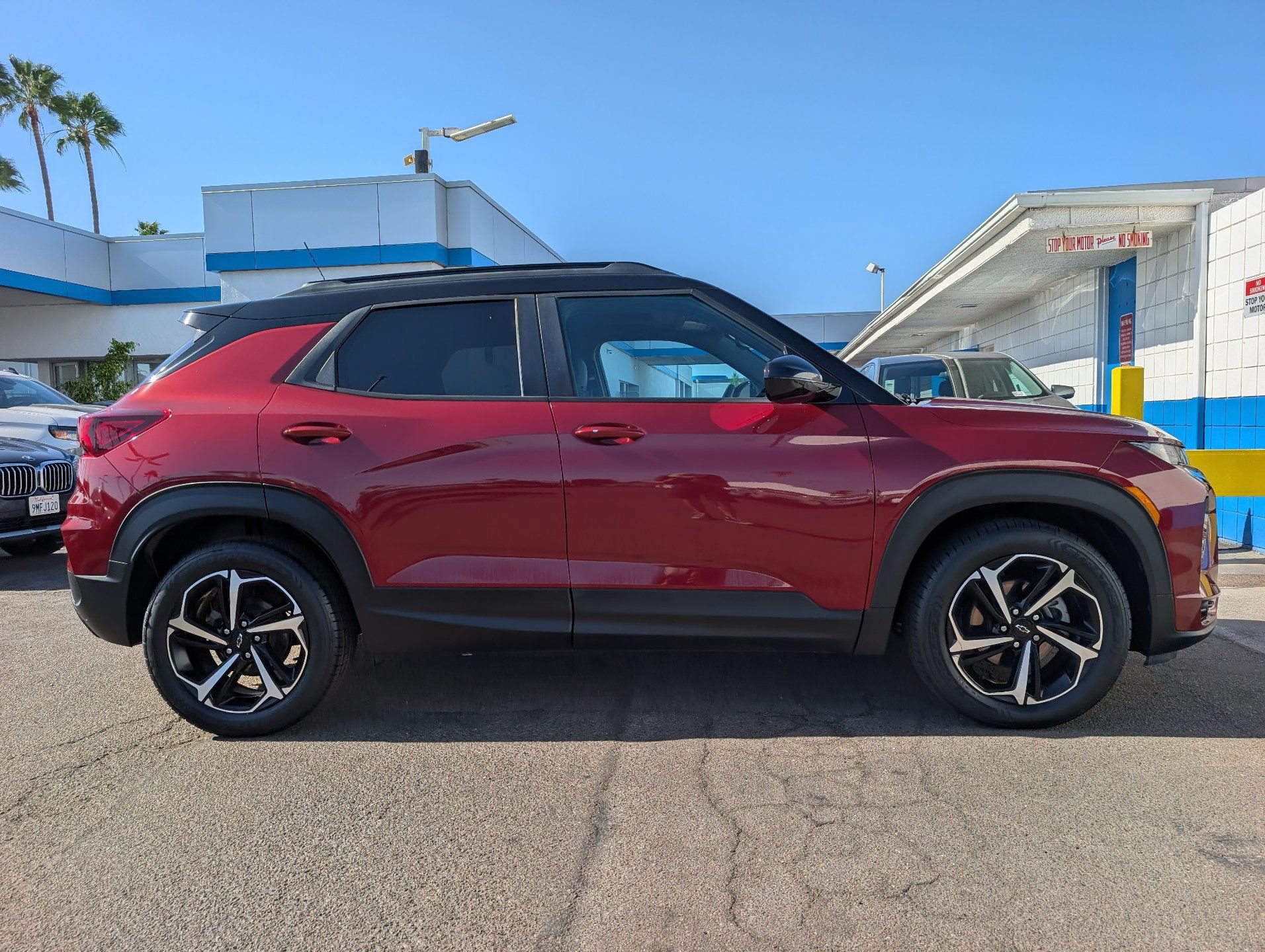 Used 2023 Chevrolet TrailBlazer RS w/ Sun and Liftgate Package FWD image 7