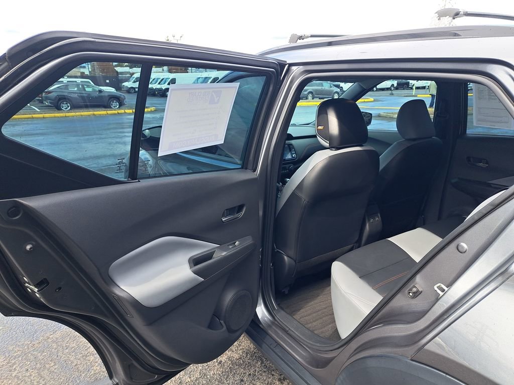Used 2021 Nissan Kicks SR w/ SR Premium Package FWD image 13