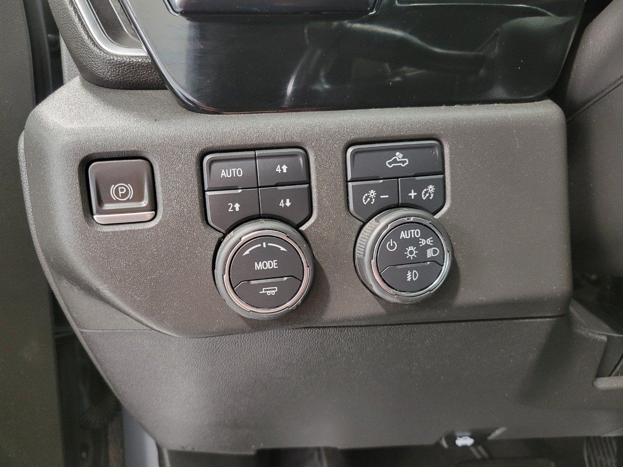 Used 2023 Chevrolet Silverado 1500 RST w/ Z71 Off-Road Package AWD/4WD image 10