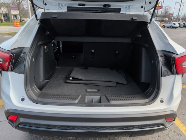 Certified 2024 Chevrolet Trax RS w/ Driver Confidence Package image 29