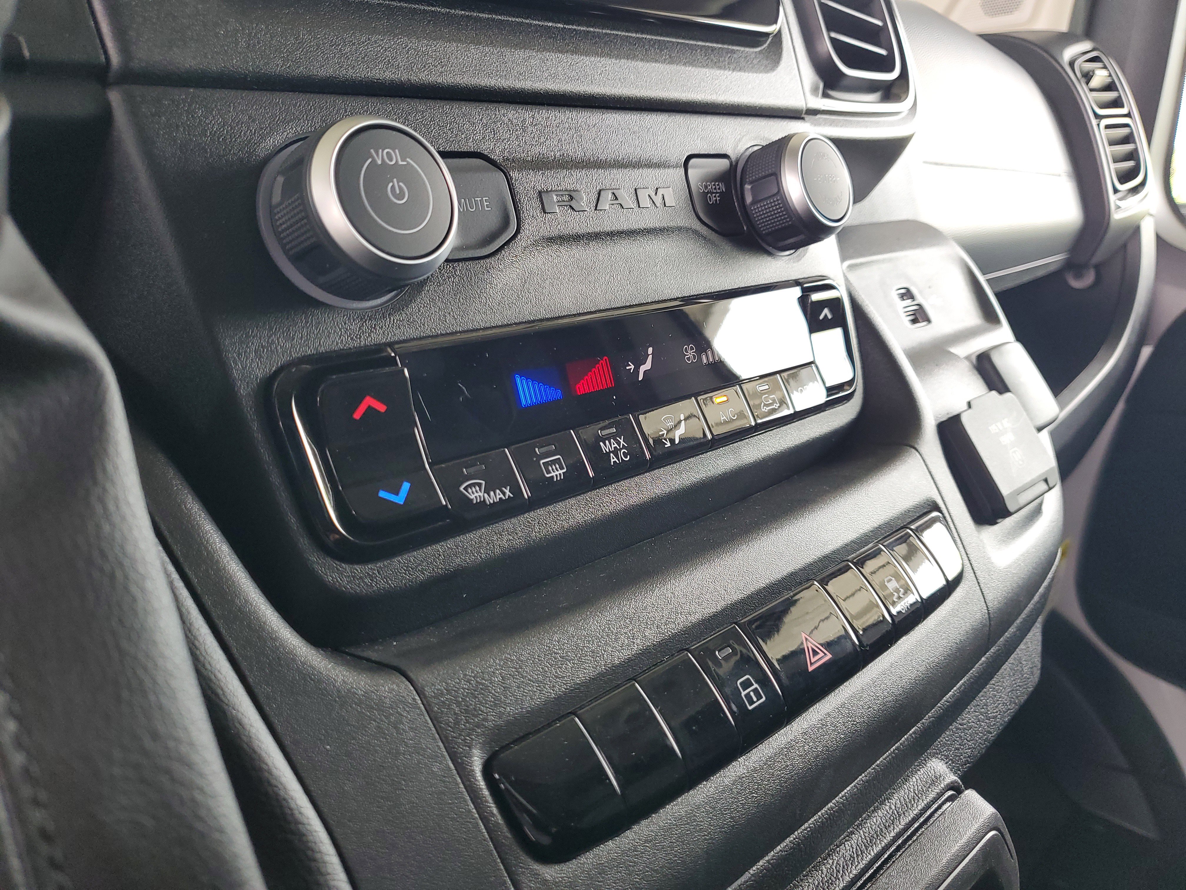 New 2026 RAM ProMaster 1500 w/ Convenience Group FWD image 27
