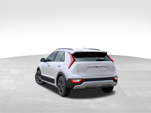 Certified 2025 Kia Niro EX image 4