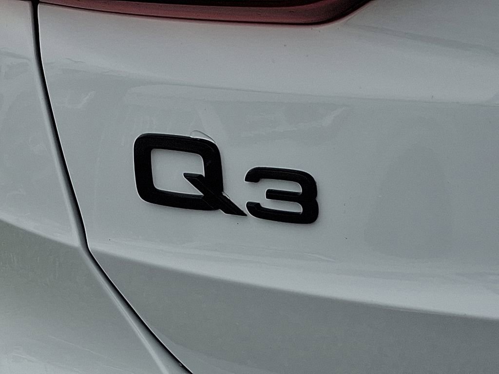 Certified 2025 Audi Q3 2.0T Premium Plus w/ Premium Plus Package image 33