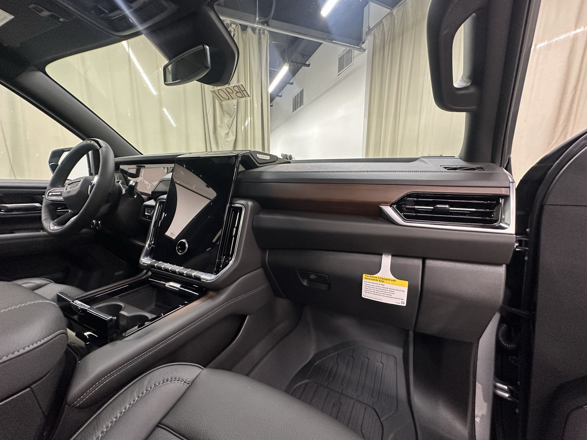 New 2027 GMC Yukon Denali w/ Sun & Power Step Package AWD/4WD image 17