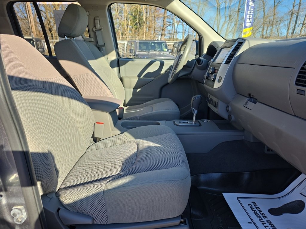 Used 2021 Nissan Frontier SV image 17