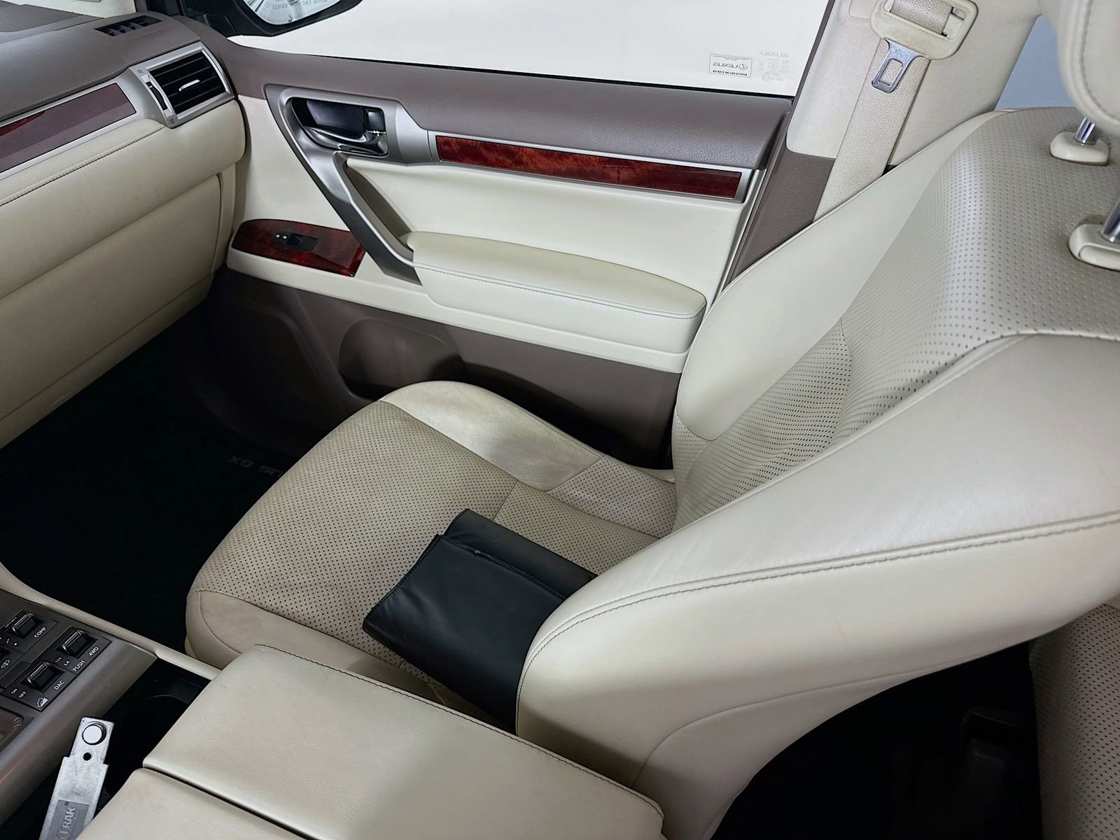 Used 2013 Lexus GX 460 Premium image 25