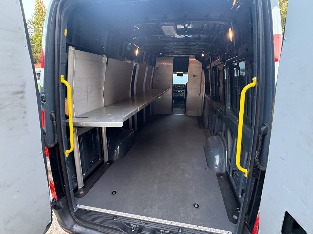 Used 2019 Mercedes-Benz Sprinter 170 image 21