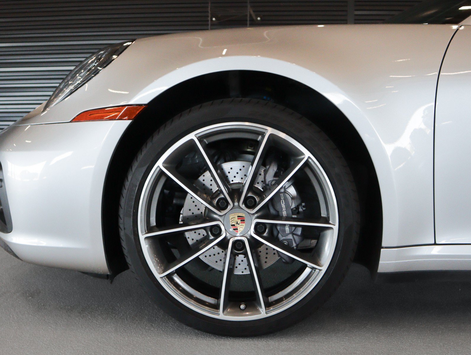 Used 2023 Porsche 911 Carrera w/ Premium Package RWD image 12
