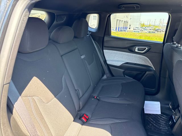 Used 2025 Jeep Compass Sport AWD/4WD image 12