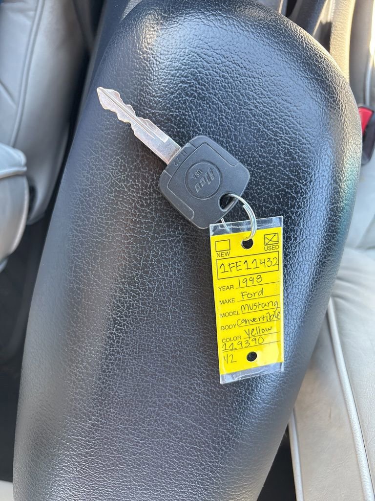 Used 1998 Ford Mustang Convertible image 12