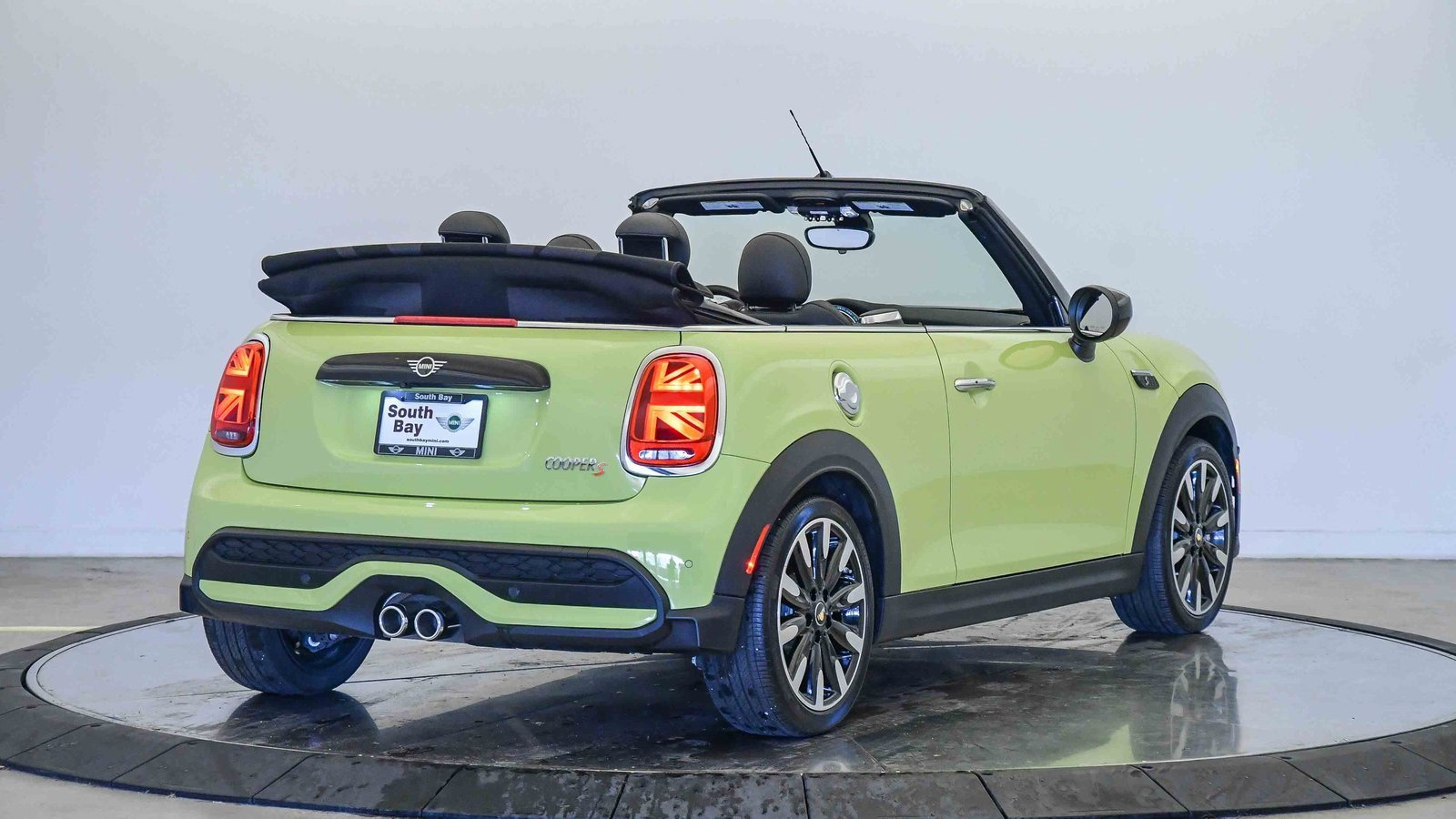 Certified 2023 MINI Cooper S image 38