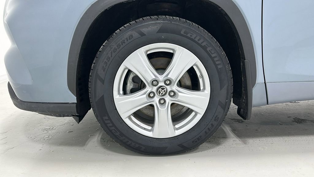 Used 2021 Toyota Highlander LE image 14