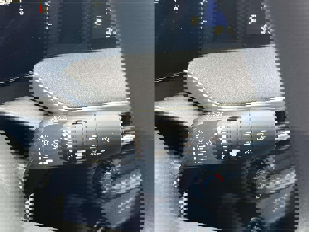 New 2026 Nissan Kicks SV w/ SV Premium Package image 17