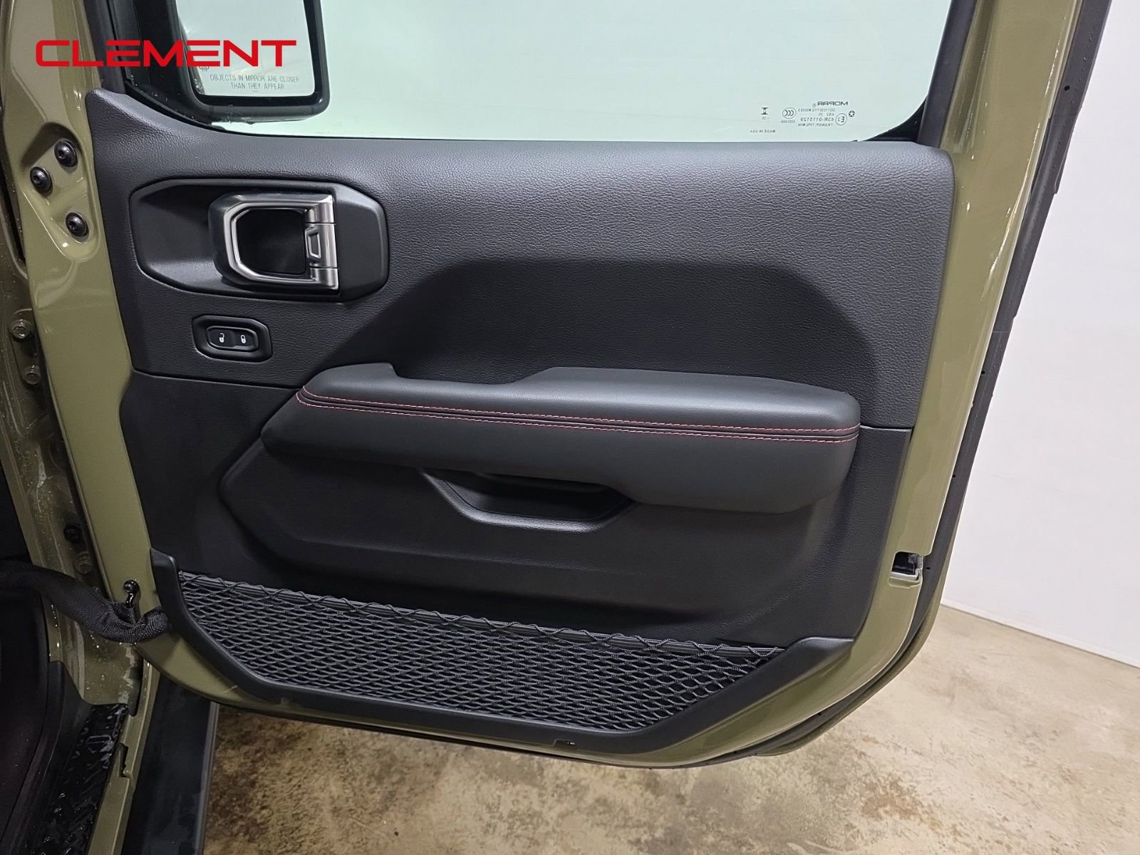 Used 2025 Jeep Wrangler Unlimited Rubicon w/ Steel Bumper Group image 31