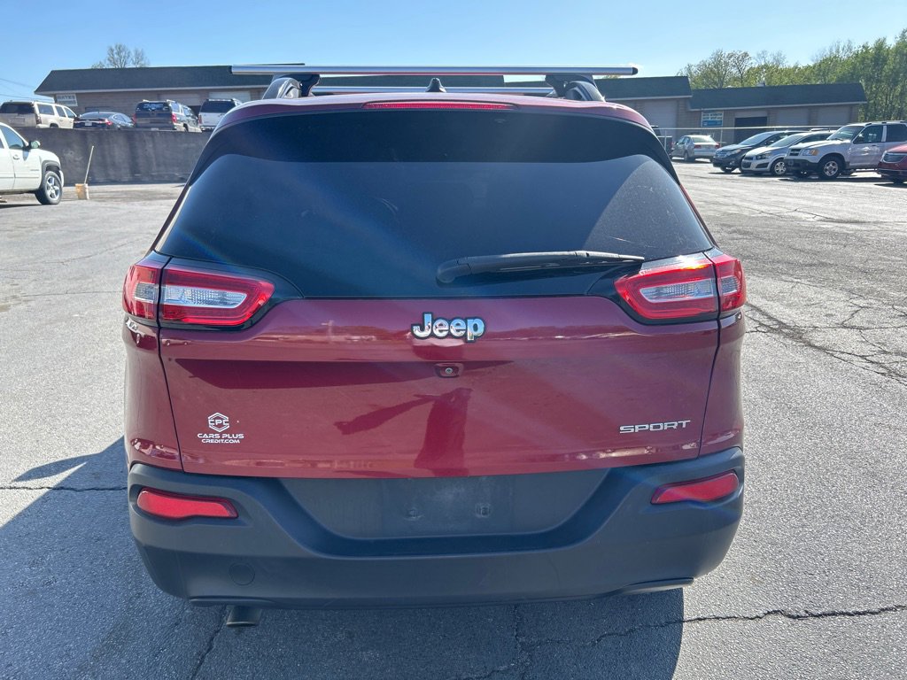 Used 2016 Jeep Cherokee Sport FWD image 7