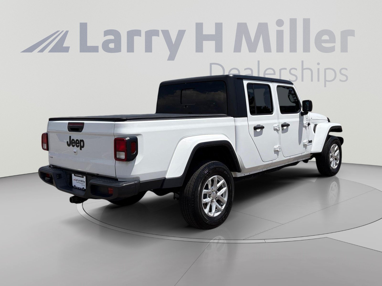 Used 2023 Jeep Gladiator Sport AWD/4WD image 6
