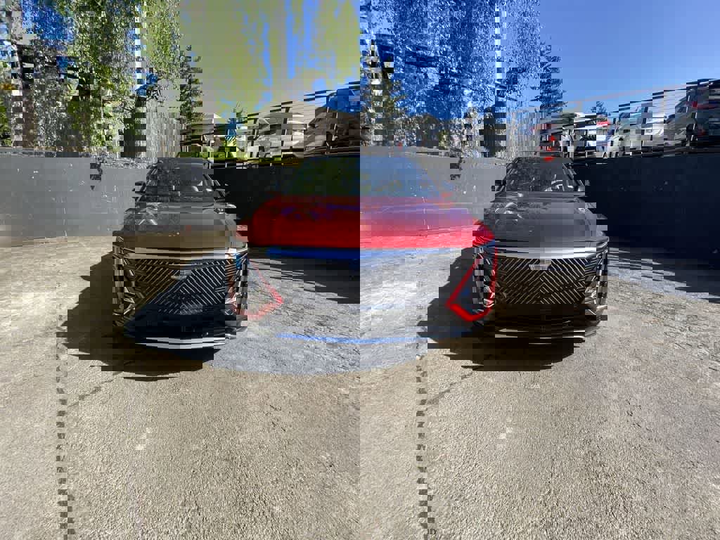 Certified 2025 Cadillac Lyriq Luxury w/ Nappa Leather Package AWD/4WD image 9