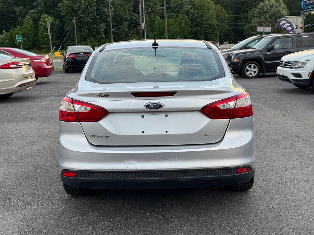Used 2014 Ford Focus SE FWD image 4