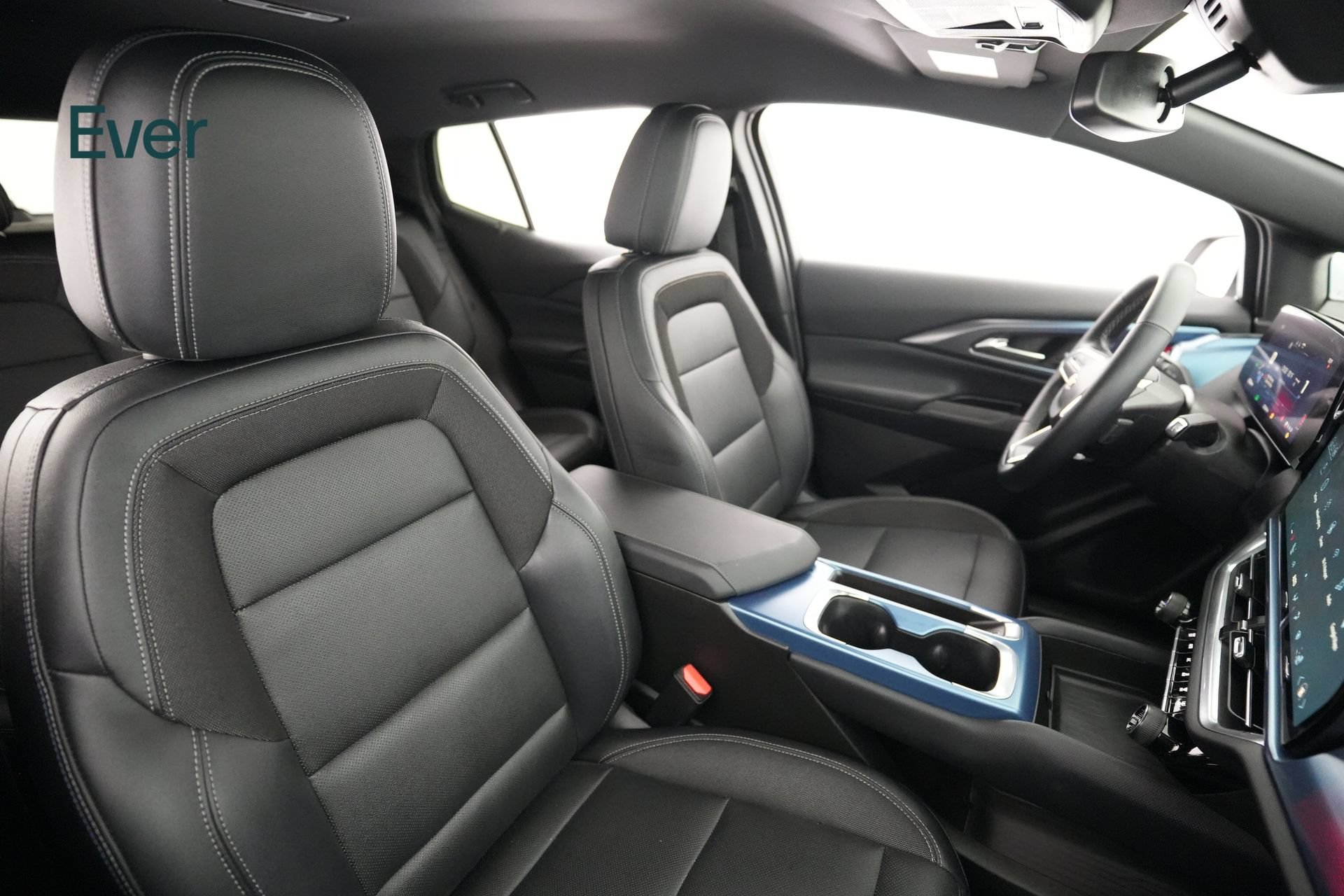 Used 2024 Chevrolet Equinox EV LT FWD image 23