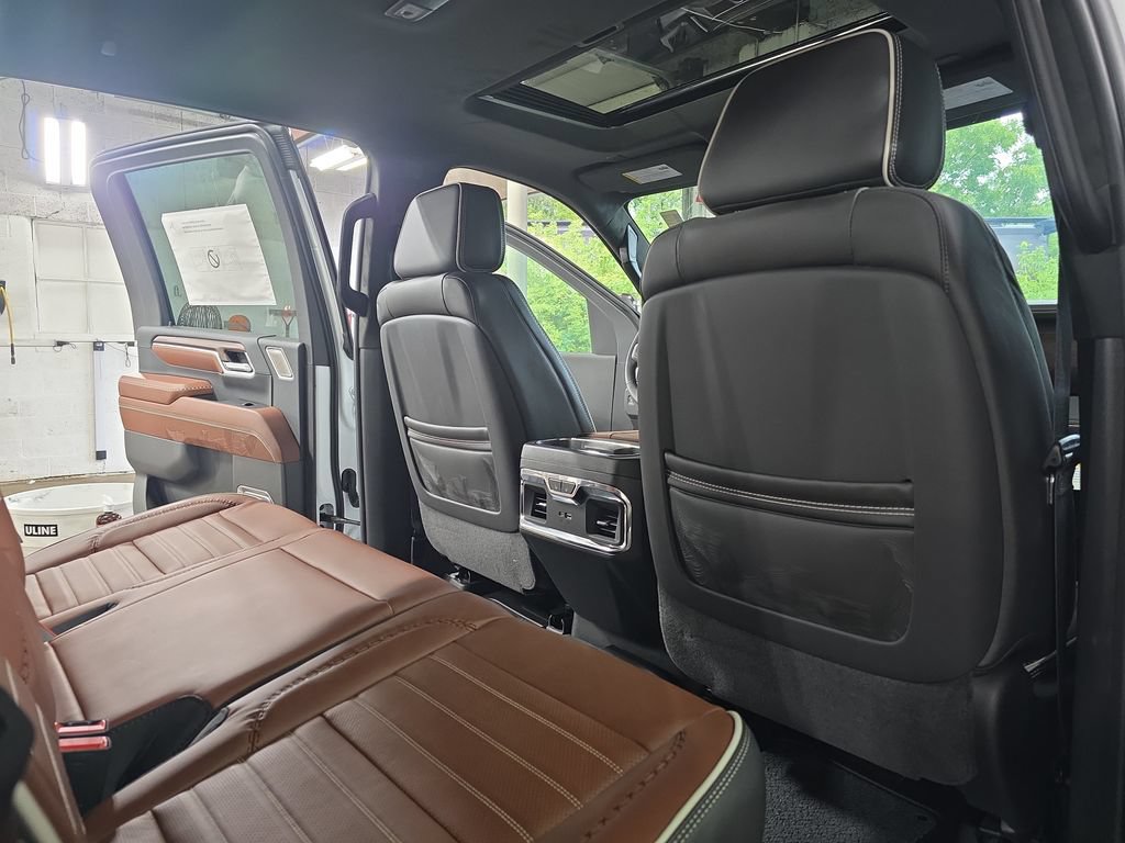 New 2026 GMC Sierra 3500 Denali Ultimate AWD/4WD image 11