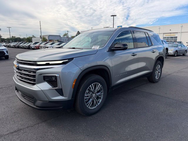 New 2027 Chevrolet Traverse LT w/ Driver Confidence Package FWD image 5