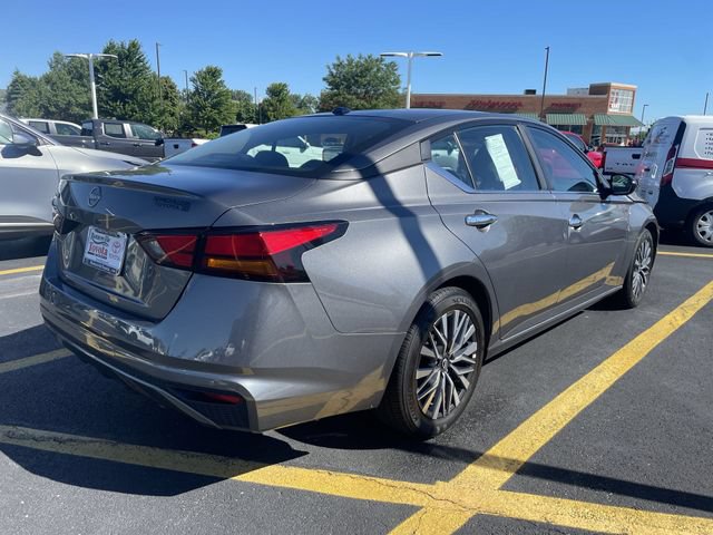Used 2025 Nissan Altima 2.5 SV FWD image 34