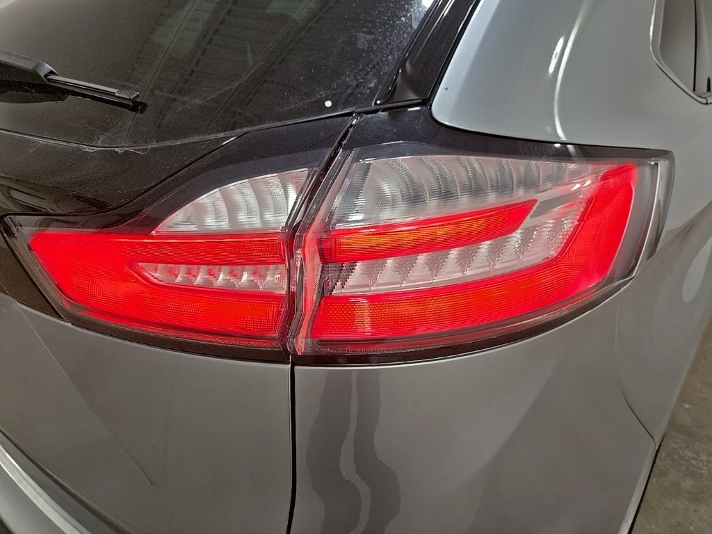 Used 2022 Ford Edge Titanium image 9