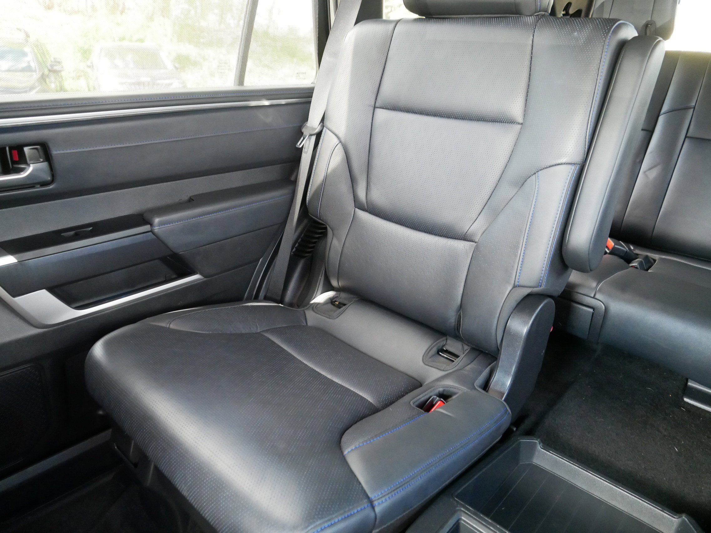 Used 2024 Toyota Sequoia Platinum AWD/4WD image 12