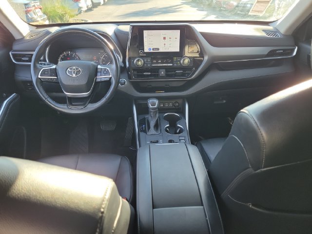 Used 2023 Toyota Highlander XLE FWD image 15