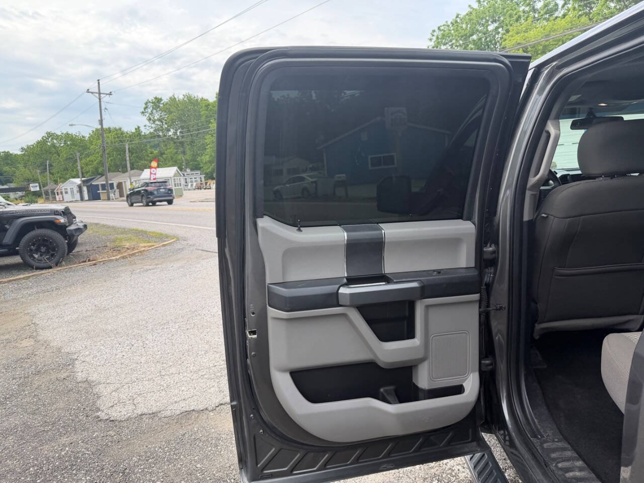 Used 2017 Ford F150 XLT AWD/4WD image 17