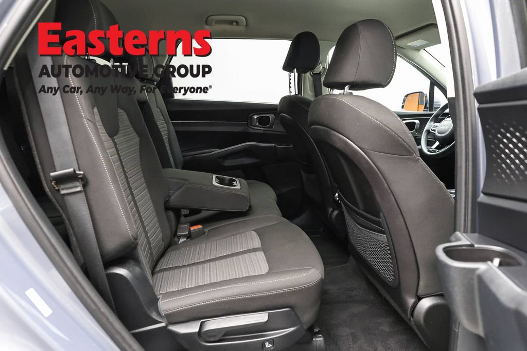 Used 2023 Kia Sorento LX AWD/4WD image 23